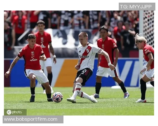 皇马关注17岁墨西哥中场莫拉身价450万欧引发热议