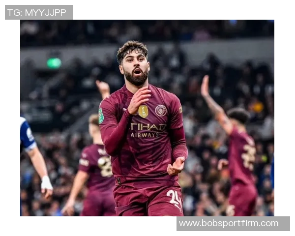 曼城欧冠客战海报发布格瓦迪奥尔独自亮相引关注