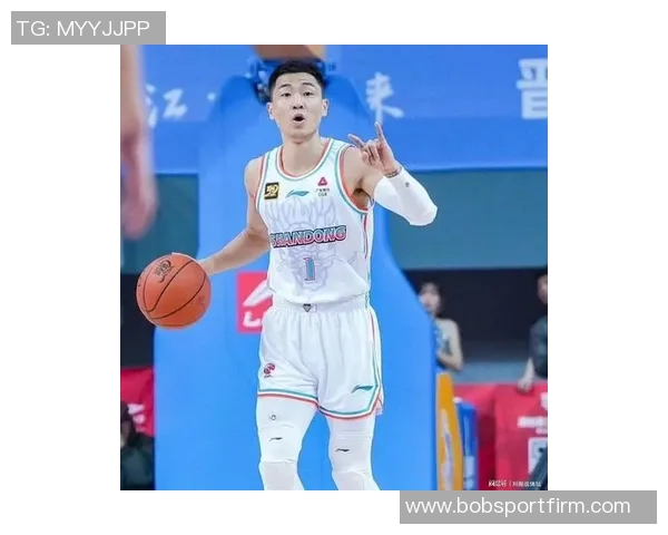 新赛季即将开启高诗岩分享山东男篮定妆照庆祝第11年征程